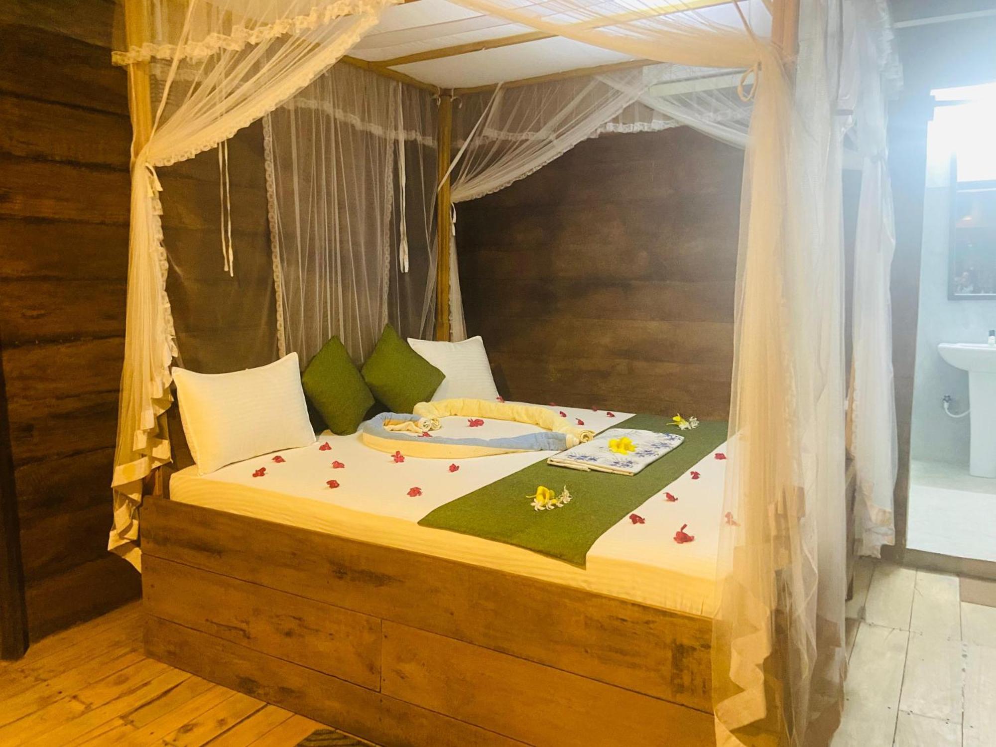 טיסמהרמה Coconut Island Yala Safari Place מראה חיצוני תמונה